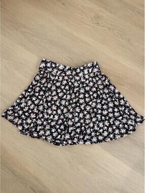 Pins and Needles Black Floral Flare Skirt – Medium